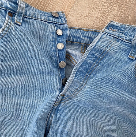 Levi's 501 Light Blue Straight Jeans for Men - Picture 3 of 6